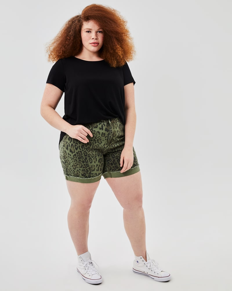 Plus size model with hourglass body shape wearing Catherine Cuffed Boyfriend Shorts by Kut From The Kloth | Dia&Co | dia_product_style_image_id:156759
